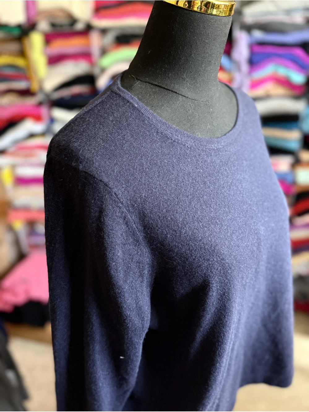 Classic Women's Navy Crewneck Cashmere Sweater